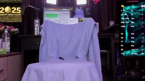 Snapshot of raissa_sky26 chatting on 01.04.25 Laura online show from 01.04.25