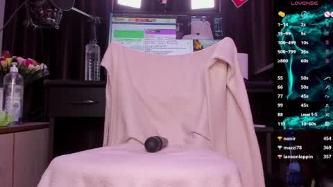 Snapshot of raissa_sky26 chatting on 01.09.25 Laura online show from 01.09.25