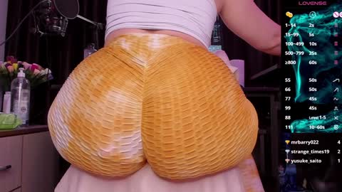 Snapshot of raissa_sky26 chatting on 01.10.25 Laura online show from 01.10.25