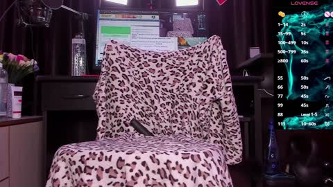 Snapshot of raissa_sky26 chatting on 01.19.25 Laura online show from 01.19.25