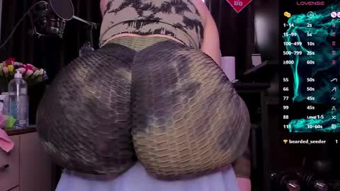 Snapshot of raissa_sky26 chatting on 02.23.25 Laura online show from 02.23.25