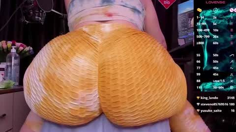 Snapshot of raissa_sky26 chatting on 03.01.25 Laura online show from 03.01.25