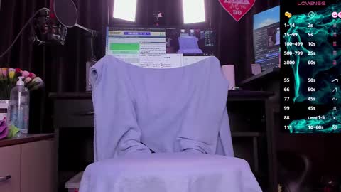 Snapshot of raissa_sky26 chatting on 03.06.25 Laura online show from 03.06.25