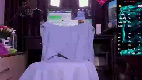 Snapshot of raissa_sky26 chatting on 03.10.25 Laura online show from 03.10.25