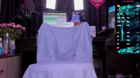 Snapshot of raissa_sky26 chatting on 09.22.25 Laura online show from 09.22.25