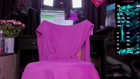 Snapshot of raissa_sky26 chatting on 09.28.25 Laura online show from 09.28.25