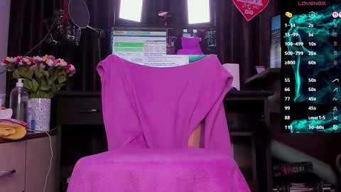 Snapshot of raissa_sky26 chatting on 09.29.25 Laura online show from 09.29.25