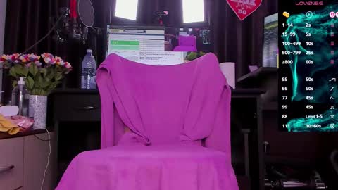 Snapshot of raissa_sky26 chatting on 10.01.25 Laura online show from 10.01.25