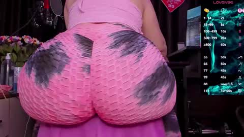 Snapshot of raissa_sky26 chatting on 10.08.25 Laura online show from 10.08.25