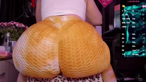 Snapshot of raissa_sky26 chatting on 11.06.25 Laura online show from 11.06.25