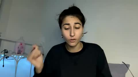 Snapshot of raiyvyn chatting on 01.11.25 Ray Ray online show from 01.11.25