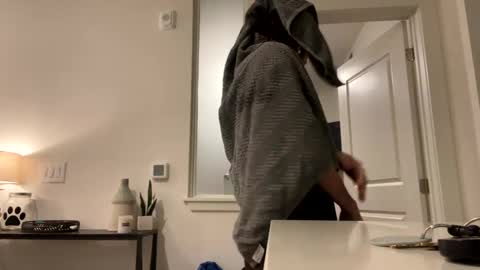 Snapshot of raiyvyn chatting on 02.20.25 Ray Ray online show from 02.20.25