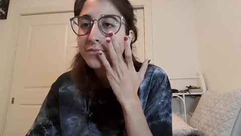 Snapshot of raiyvyn chatting on 09.19.25 Ray Ray online show from 09.19.25