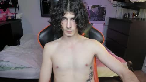 Snapshot of rakimaru chatting on 10.19.25 kirill online show from 10.19.25