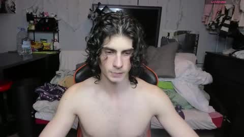 Snapshot of rakimaru chatting on 11.17.25 kirill online show from 11.17.25