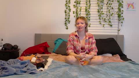 Snapshot of ramichick chatting on 12.03.24 Rami online show from 12.03.24