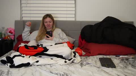 Snapshot of ramichick chatting on 01.22.25 Rami online show from 01.22.25