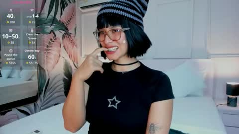 Snapshot of ramonaa_gold chatting on 11.18.25 Ramona online show from 11.18.25