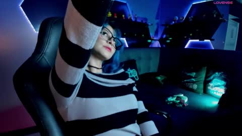 Snapshot of ramonaa_gold chatting on 12.21.25 Ramona online show from 12.21.25