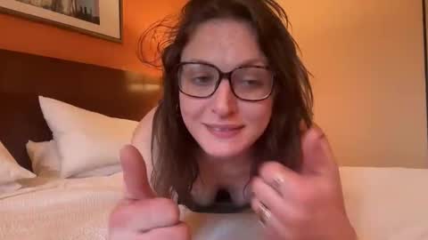 Snapshot of ramonaquinn chatting on 04.01.26 RAMONA Q online show from 04.01.26