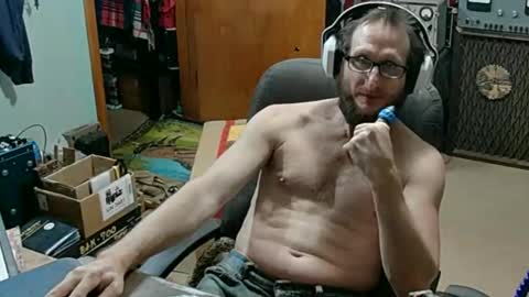 Snapshot of randalltotazz chatting on 11.19.25 Randall online show from 11.19.25