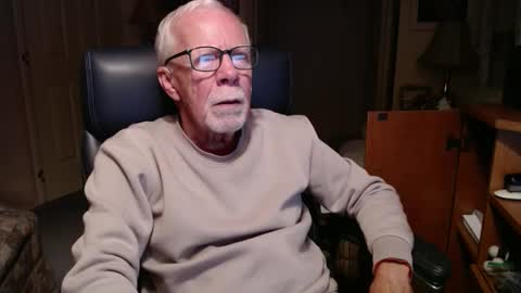 Snapshot of ranger1001 chatting on 12.04.24 ranger1001 online show from 12.04.24