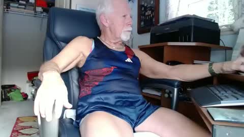 Snapshot of ranger1001 chatting on 02.11.25 ranger1001 online show from 02.11.25