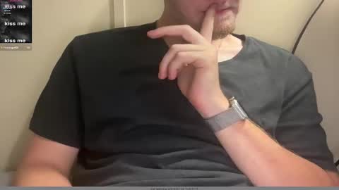 Snapshot of rap1d_anoma1es chatting on 10.06.25 rap1d_anoma1es online show from 10.06.25