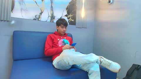 Snapshot of raphael_nyon1 chatting on 03.25.26 raphael_nyon1 online show from 03.25.26