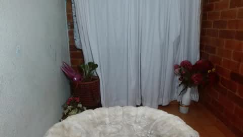 Snapshot of raquel_gh chatting on 02.20.25 Raquel online show from 02.20.25