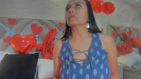 Raquel Moore  online show from 02.16.25