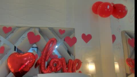 Raquel Moore  online show from 02.16.25