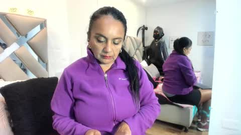 Raquel Moore  online show from 11.10.25