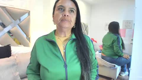 Raquel Moore  online show from 03.05.26