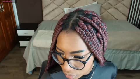 Snapshot of raqueljones_ chatting on 02.21.25 Raquel online show from 02.21.25