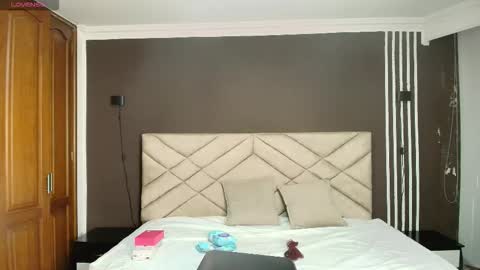 Snapshot of raqueljones_ chatting on 09.19.25 Raquel online show from 09.19.25