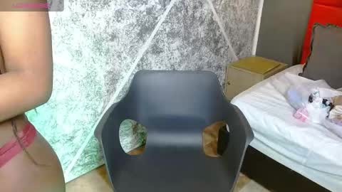 Snapshot of raqueljones_ chatting on 10.01.25 Raquel online show from 10.01.25