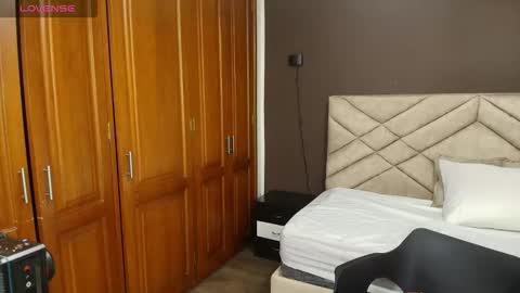 Snapshot of raqueljones_ chatting on 10.24.25 Raquel online show from 10.24.25