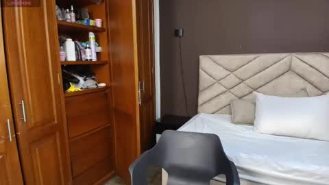 Snapshot of raqueljones_ chatting on 10.29.25 Raquel online show from 10.29.25