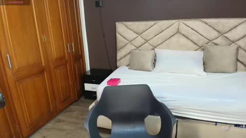 Snapshot of raqueljones_ chatting on 11.03.25 Raquel online show from 11.03.25