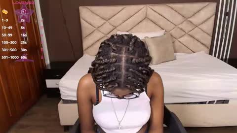 Snapshot of raqueljones_ chatting on 12.15.25 Raquel online show from 12.15.25