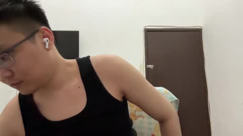 Snapshot of ratedepic17 chatting on 02.15.25 randomnaut online show from 02.15.25