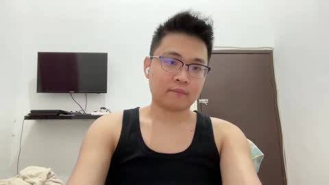 Snapshot of ratedepic17 chatting on 02.16.25 randomnaut online show from 02.16.25
