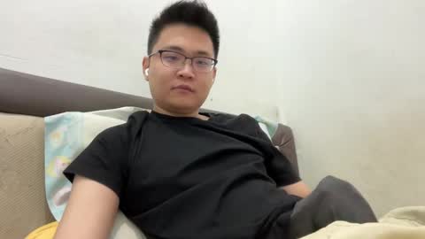 Snapshot of ratedepic17 chatting on 02.17.25 randomnaut online show from 02.17.25