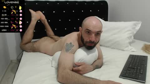 RaulWildBoy27 online show from 04.19.26