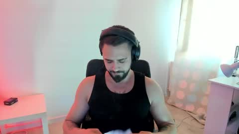 Snapshot of raulmaxel chatting on 05.05.26 RaulMaxel online show from 05.05.26