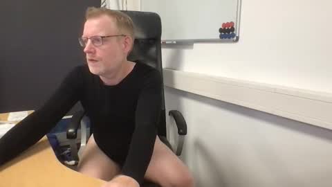 Snapshot of raunchyme chatting on 12.05.25 Raunchy me online show from 12.05.25