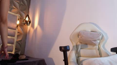   online show from 09.26.25