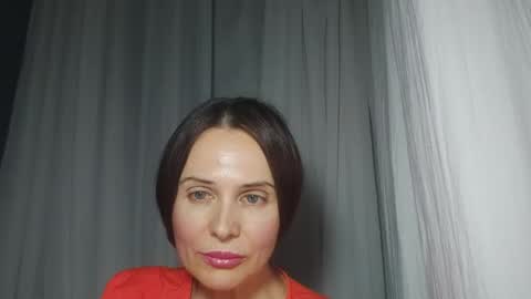 Snapshot of ravea_ chatting on 12.15.25 Emma online show from 12.15.25