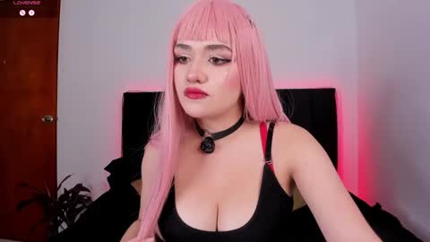 Snapshot of raven__white1 chatting on 02.15.25 Raven online show from 02.15.25